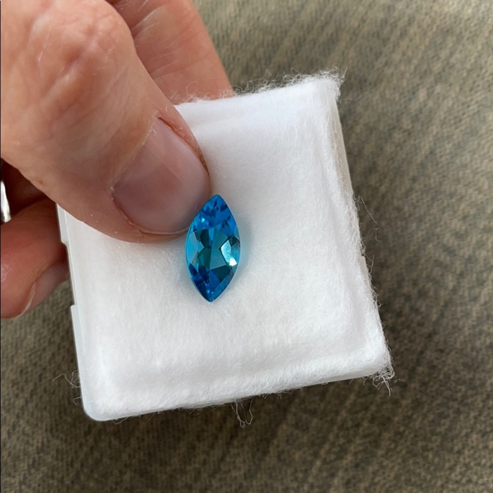 Blue Topaz - Picture 2 of 4